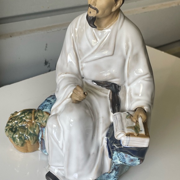 A Chinese Shiwan Pottery Figure - Picture 6 of 9
